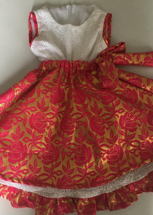 Robe fillette en dentelle et Damassé